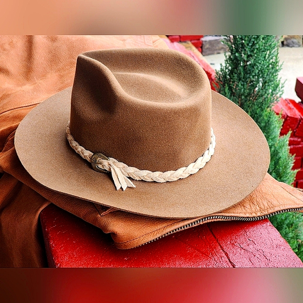 COPY - cattleman, slouch, bush hat from Australia.